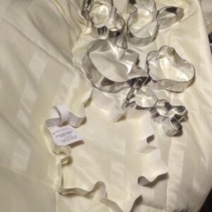 NWT! Wondershop White Large Snowflake Cookie Cutter & Assorted Ones
